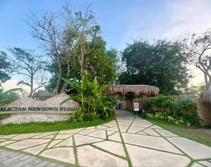 Apartment & Away - Luxury In Mactan Newtown, Lapu-lapu Lapu-Lapu City
